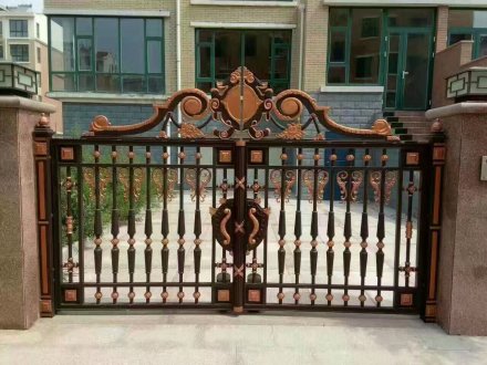 濰坊鋁藝大門(mén)環(huán)保型及美觀？