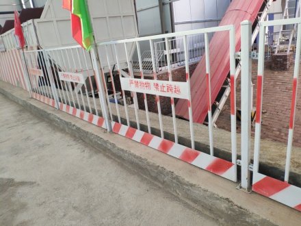 建筑工地基坑護(hù)欄基坑臨邊防護(hù)欄