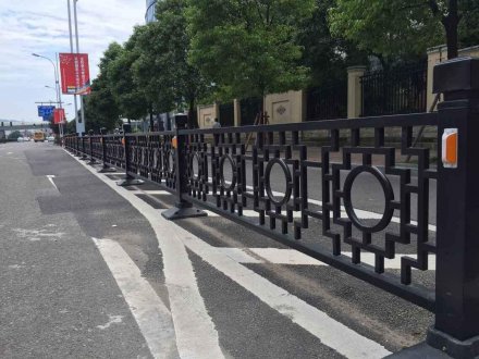 山東道路護(hù)欄定制廠家在那里