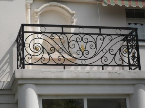 鐵藝陽臺護(hù)欄
